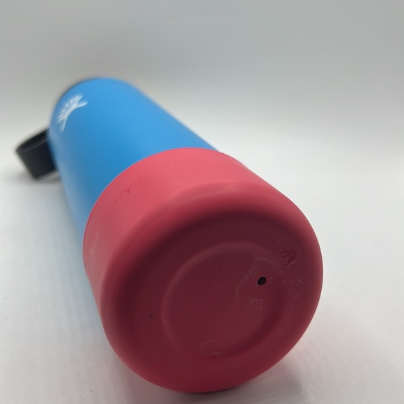 HydroFlask Blue 20oz - Picture 4 of 5